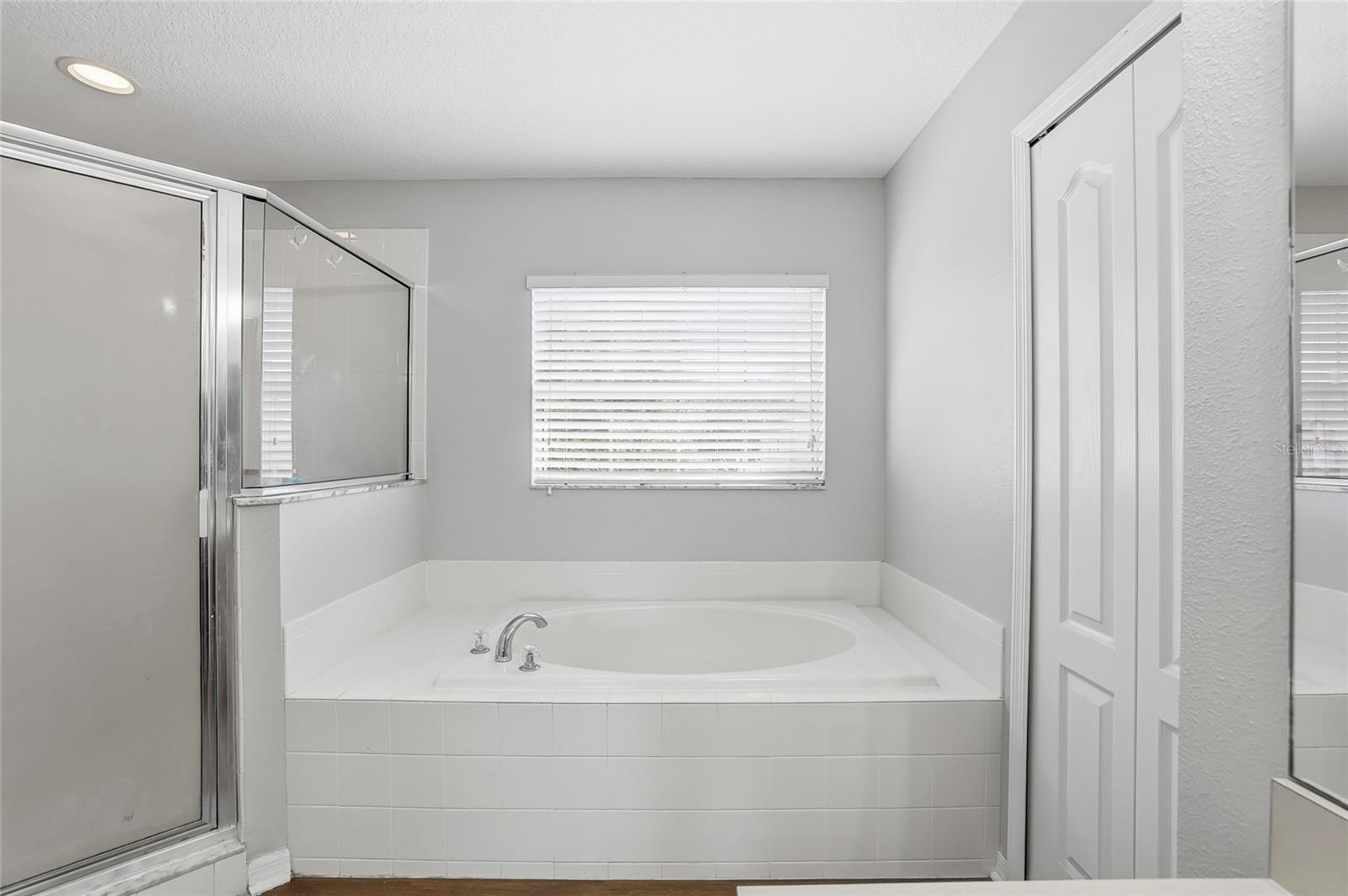 Image 23 of 42 For 10130 Coldwater Loop