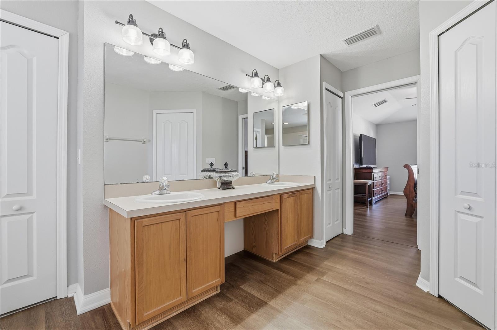 Image 24 of 42 For 10130 Coldwater Loop