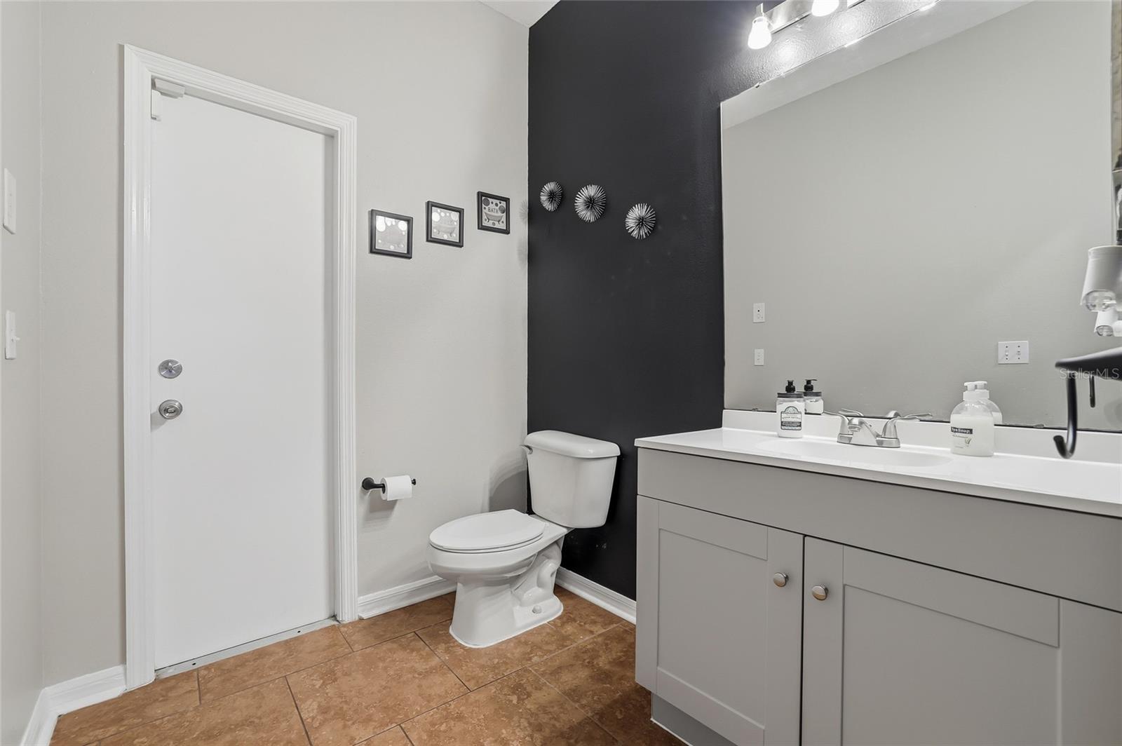 Image 31 of 42 For 10130 Coldwater Loop