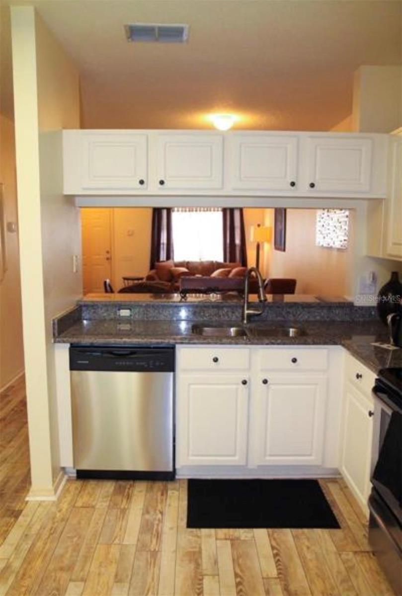 Image 4 of 6 For 1105 Kennewick Court