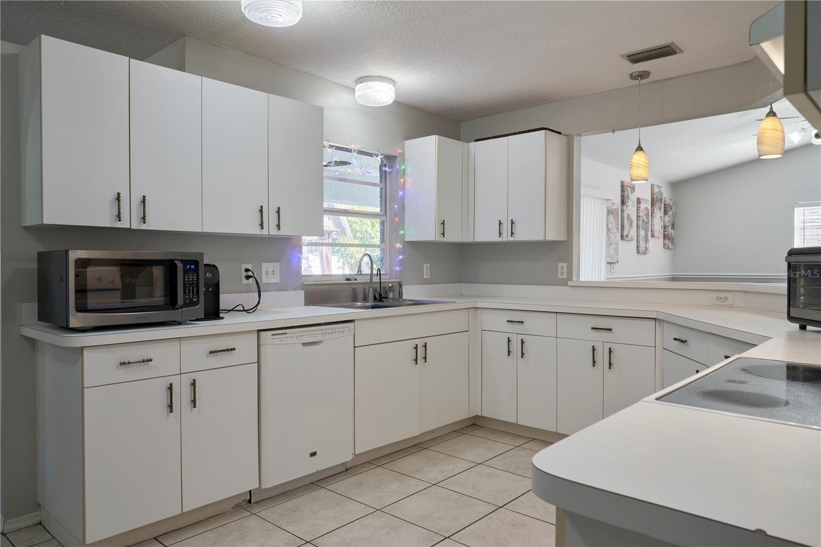 Image 16 of 43 For 6611 Jennifer Drive