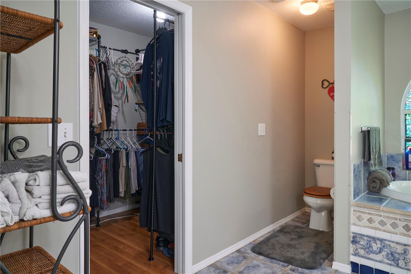 Image 26 of 43 For 6611 Jennifer Drive