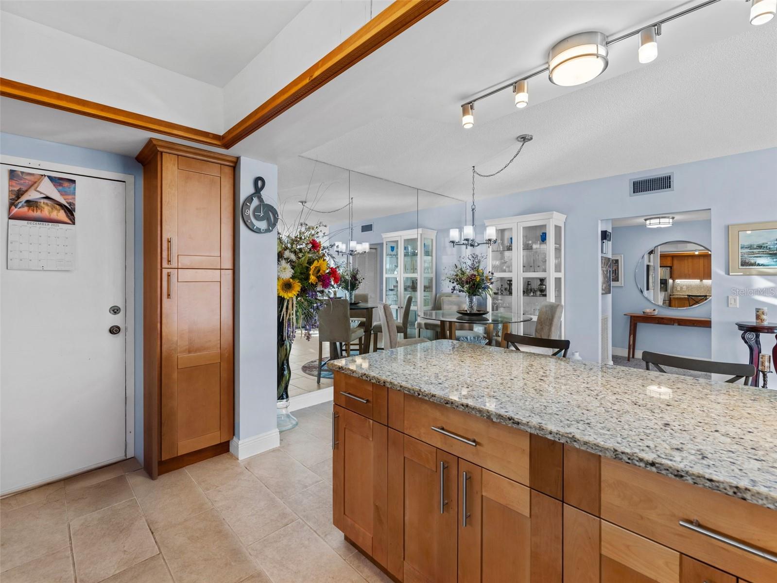 Image 7 of 34 For 7100 Sunshine Skyway Lane S 503