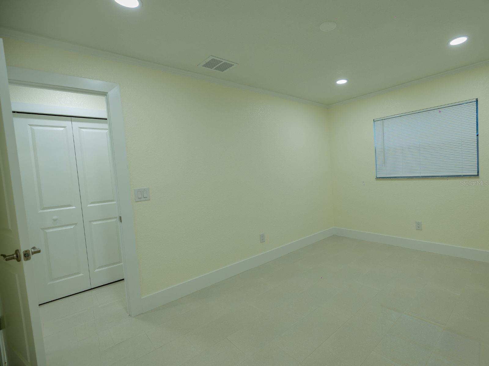 Image 10 of 29 For 1711 Ironwood Court E