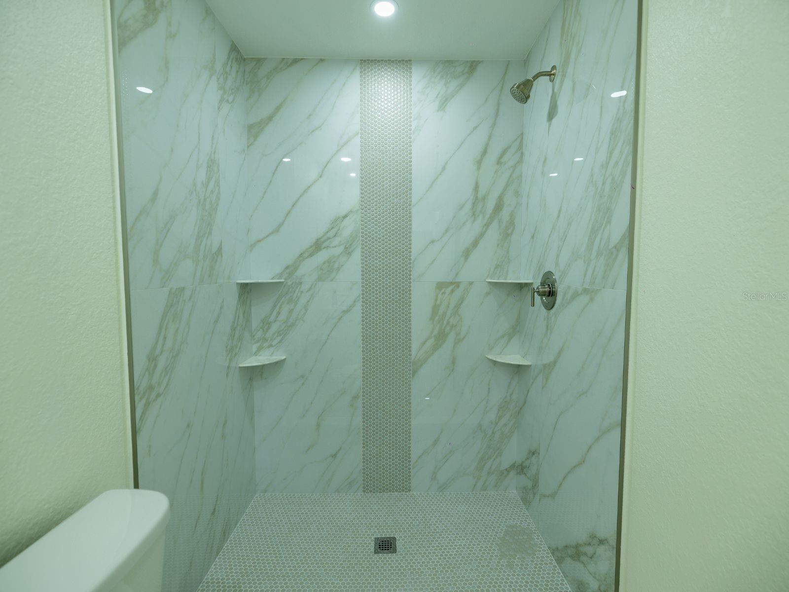 Image 14 of 29 For 1711 Ironwood Court E