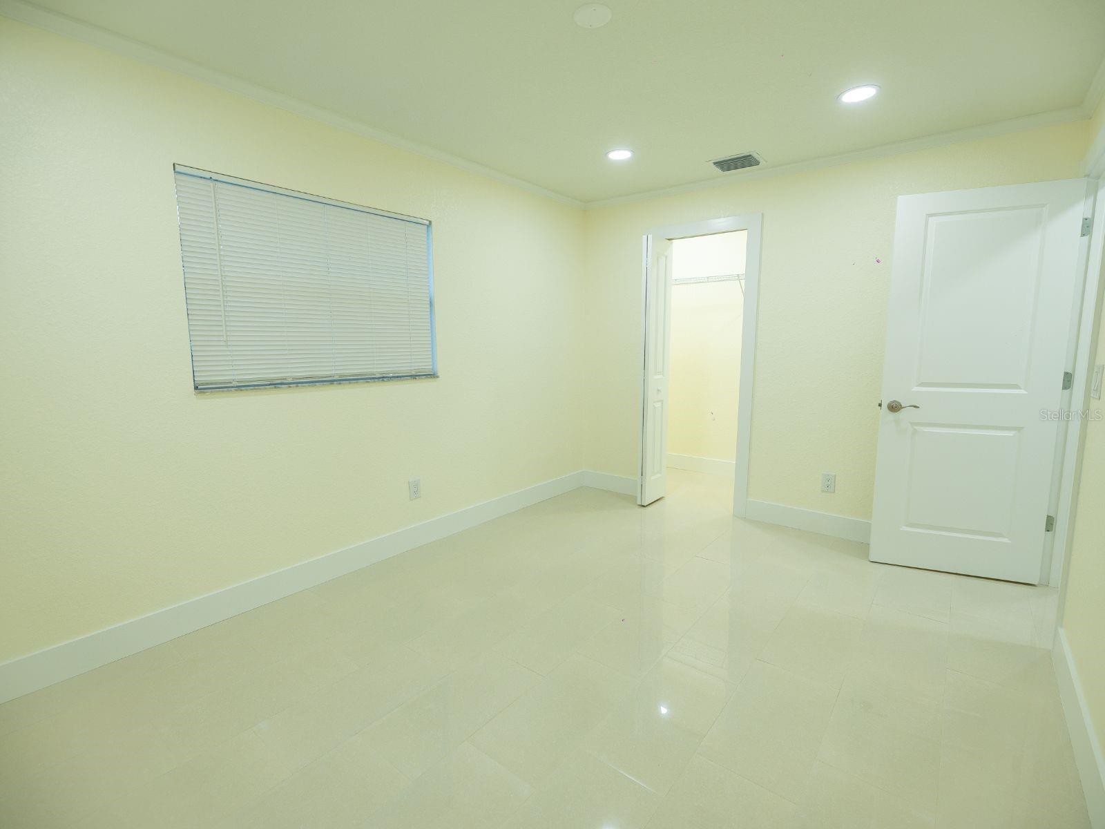 Image 18 of 29 For 1711 Ironwood Court E