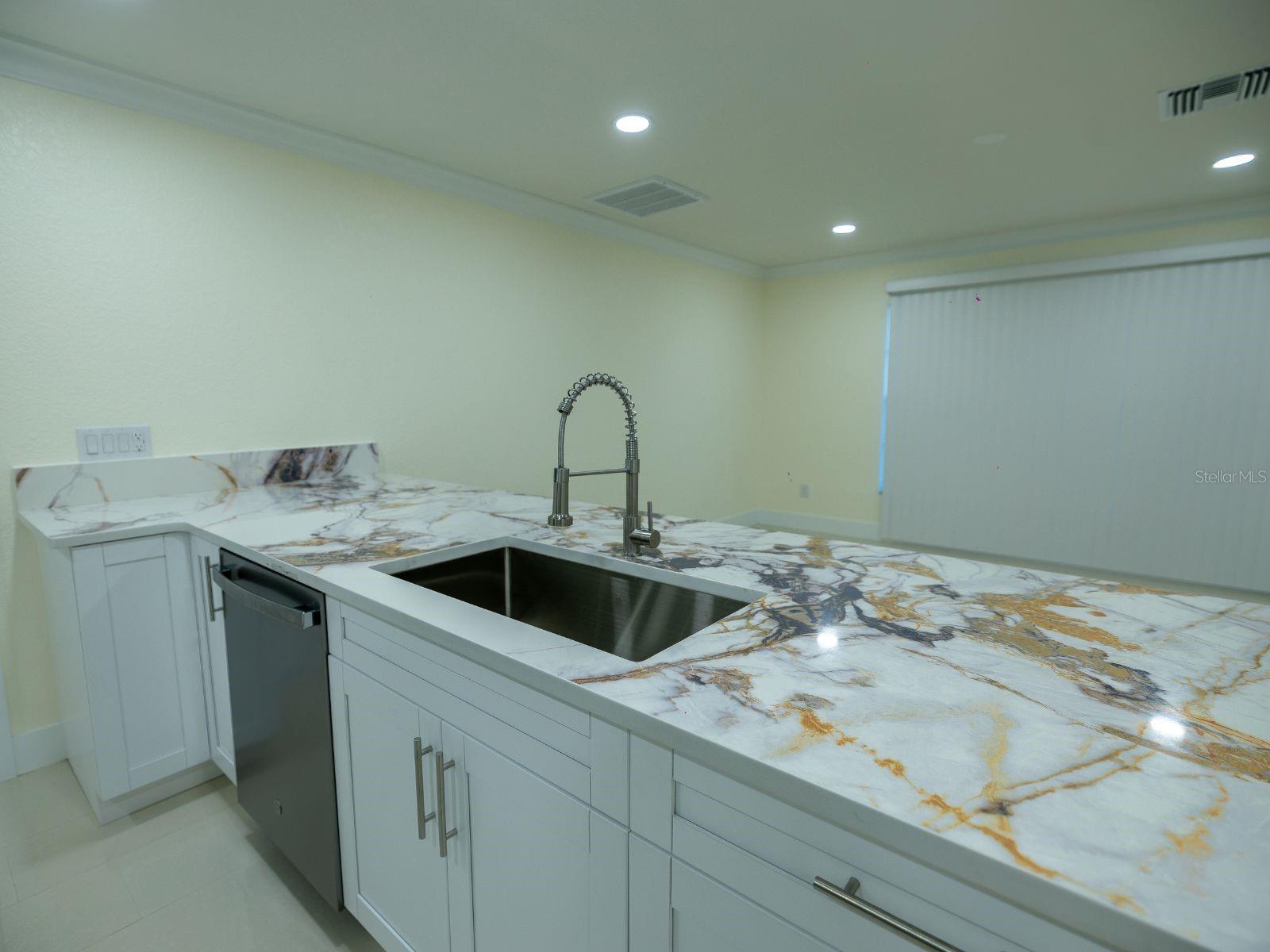 Image 5 of 29 For 1711 Ironwood Court E