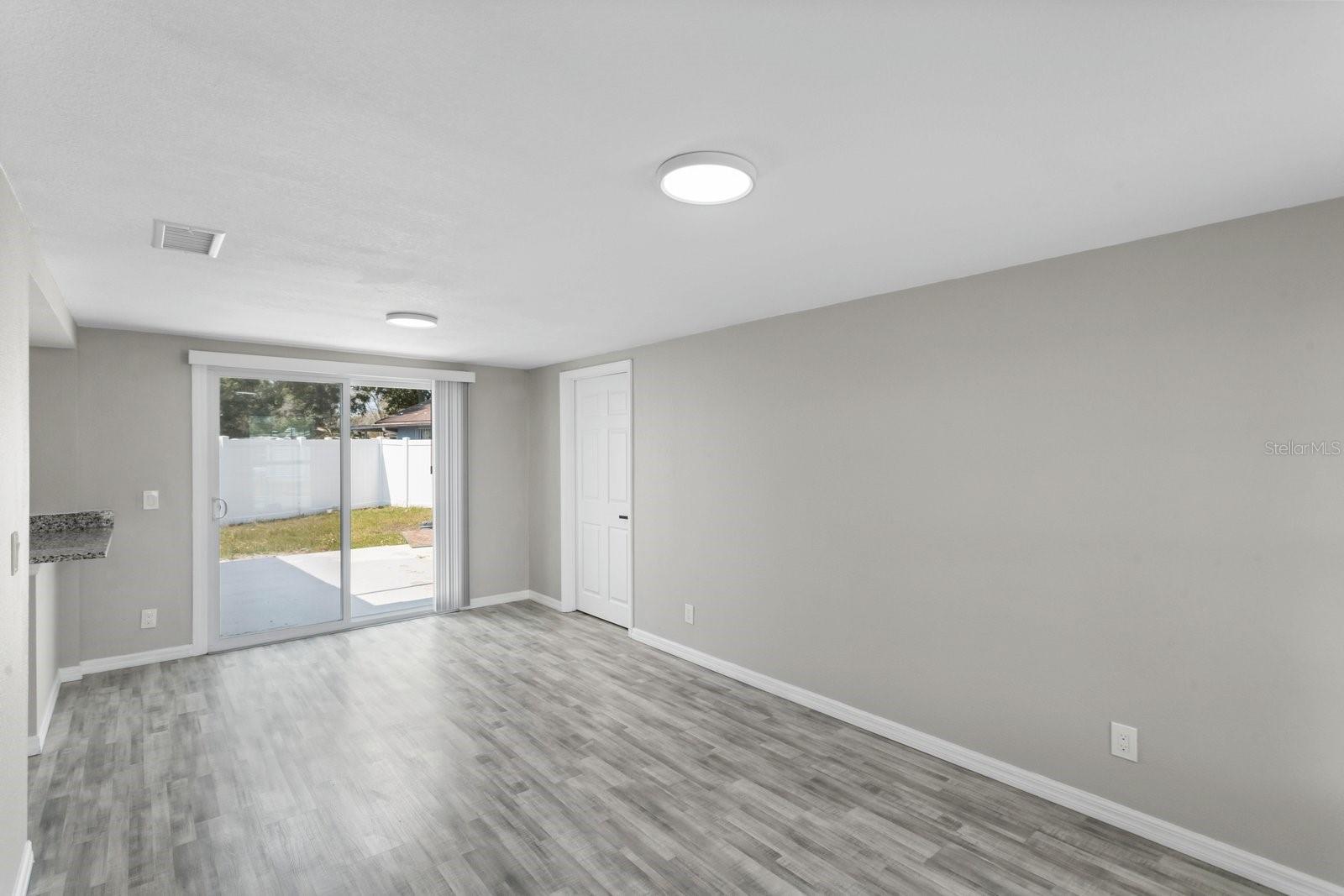 Image 6 of 30 For 6802 Comanche Avenue