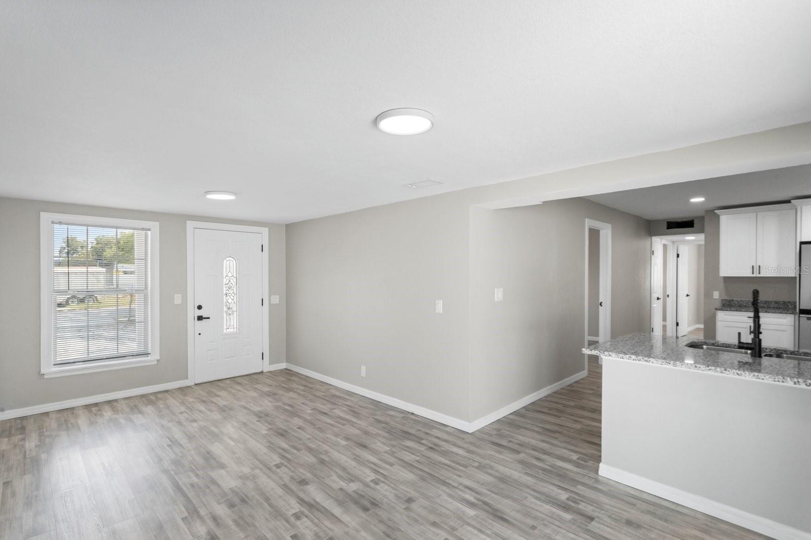 Image 7 of 30 For 6802 Comanche Avenue