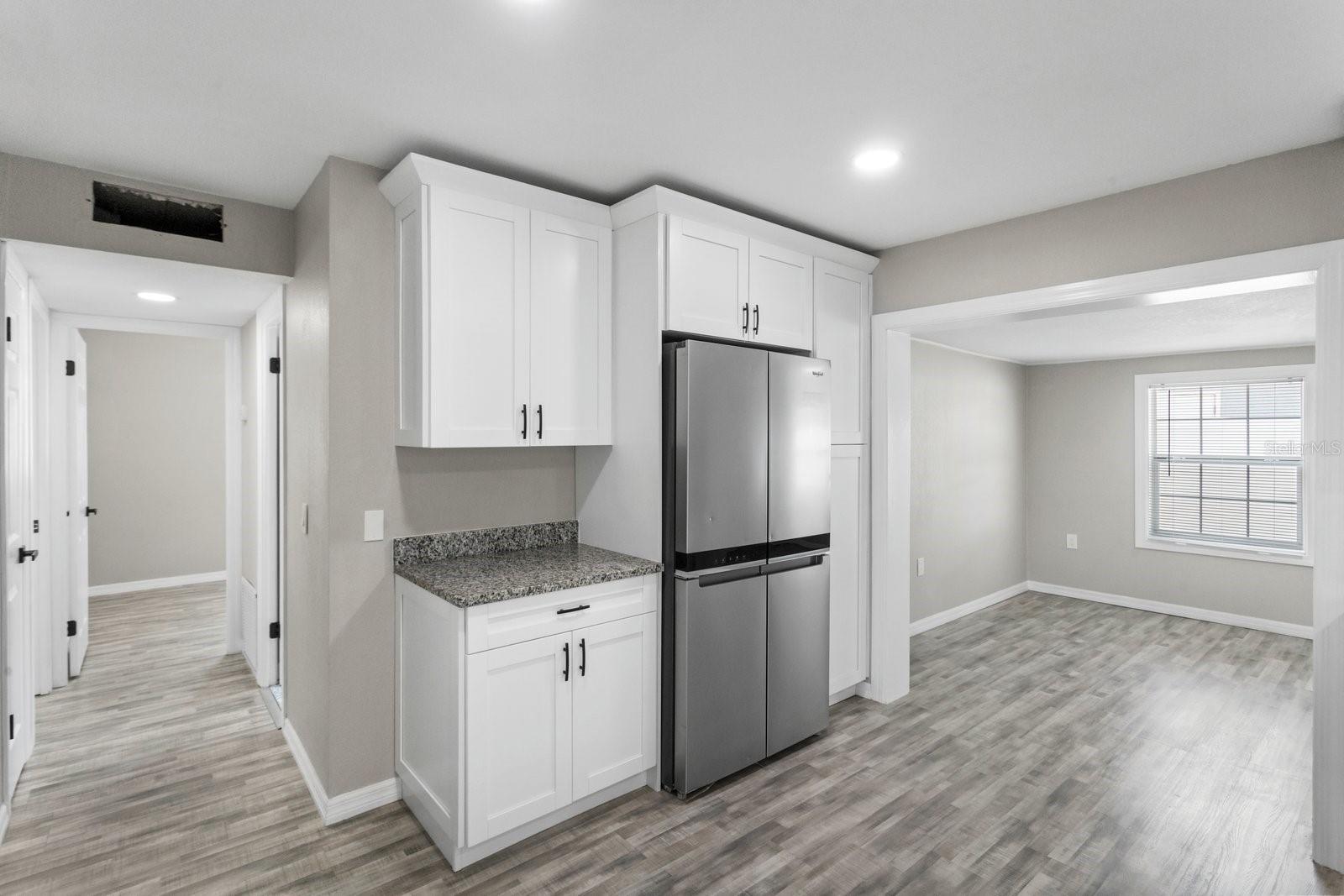 Image 8 of 30 For 6802 Comanche Avenue