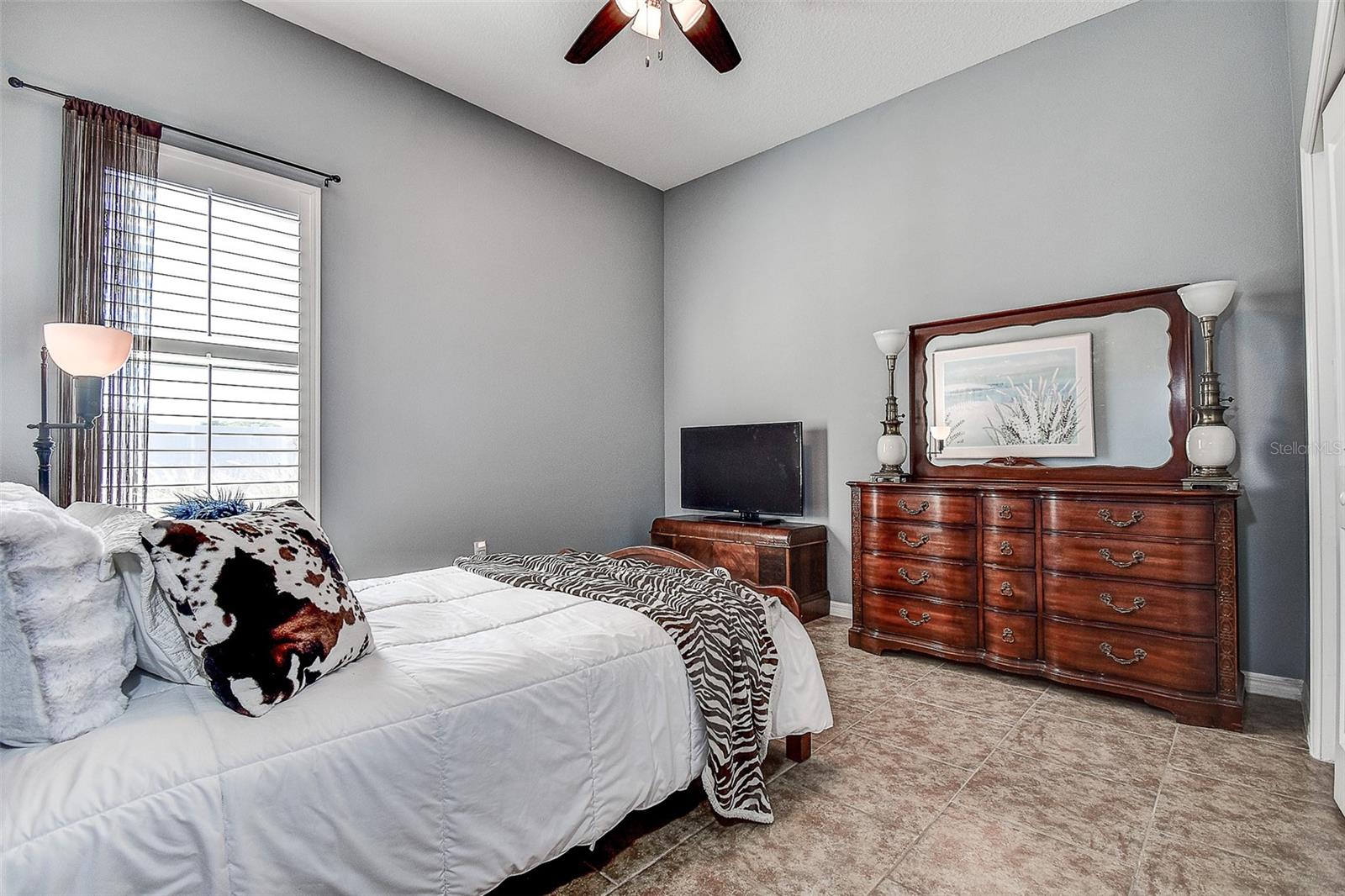 Image 49 of 76 For 3010 Via Siena Street