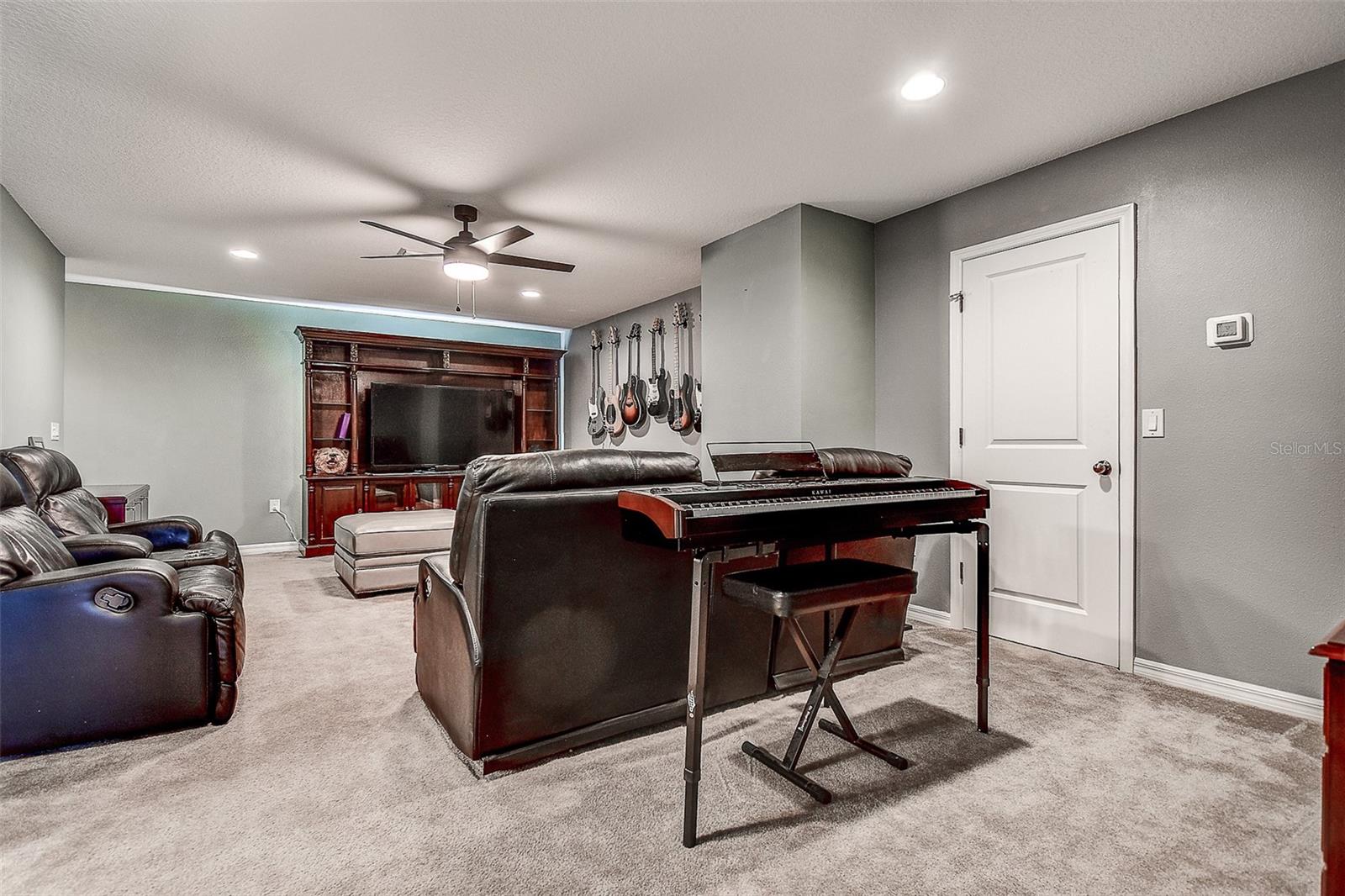 Image 51 of 76 For 3010 Via Siena Street