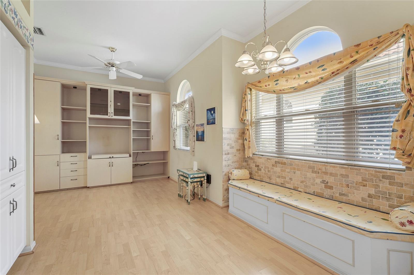 Image 14 of 67 For 3350 Chelmsford Court 13