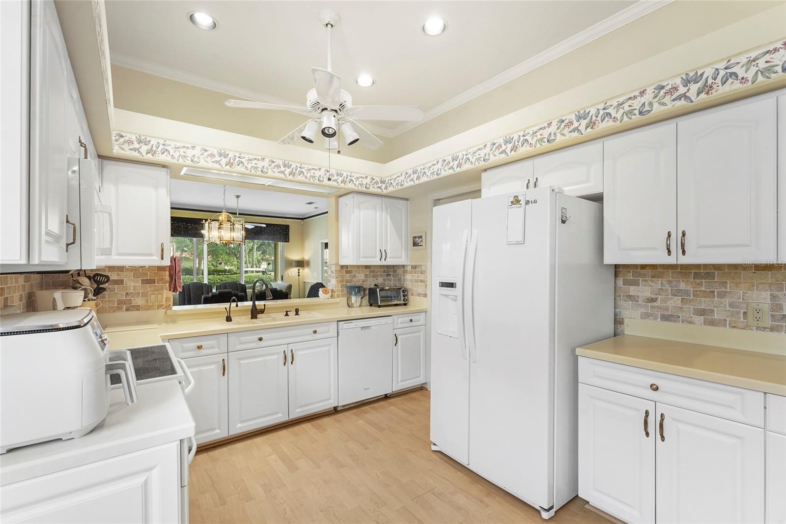 Image 15 of 67 For 3350 Chelmsford Court 13