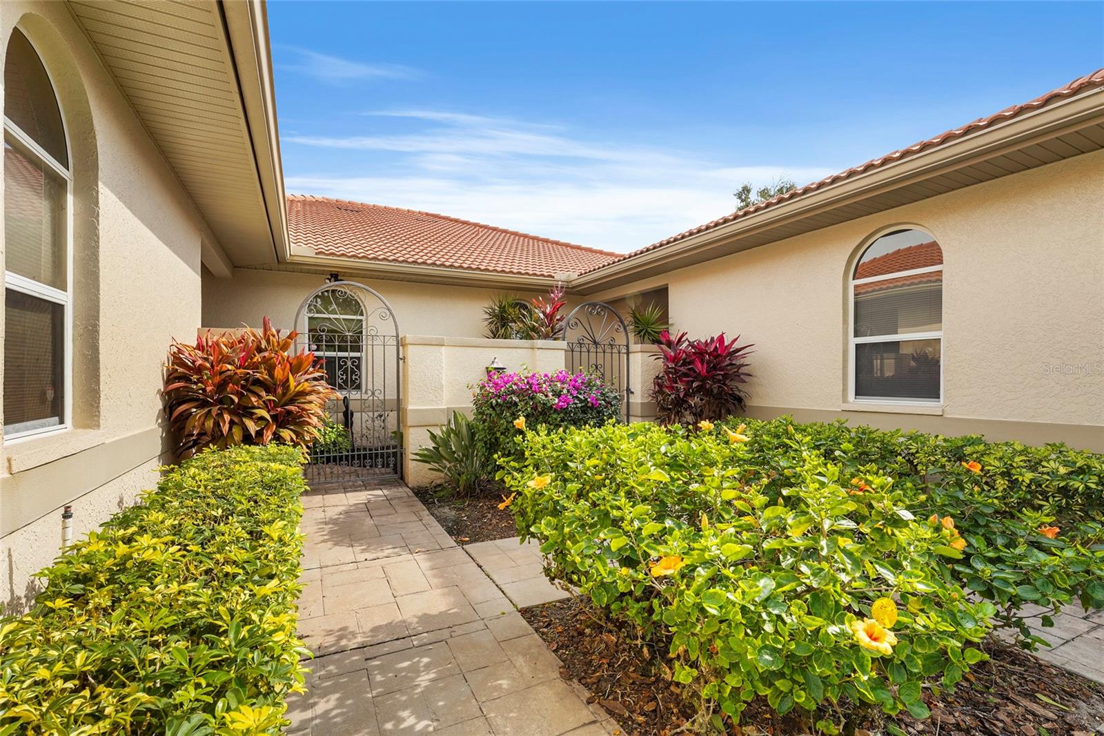 Image 6 of 67 For 3350 Chelmsford Court 13