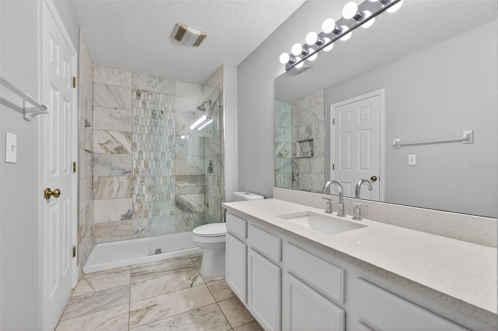 Image 15 of 27 For 12343 Country White Circle