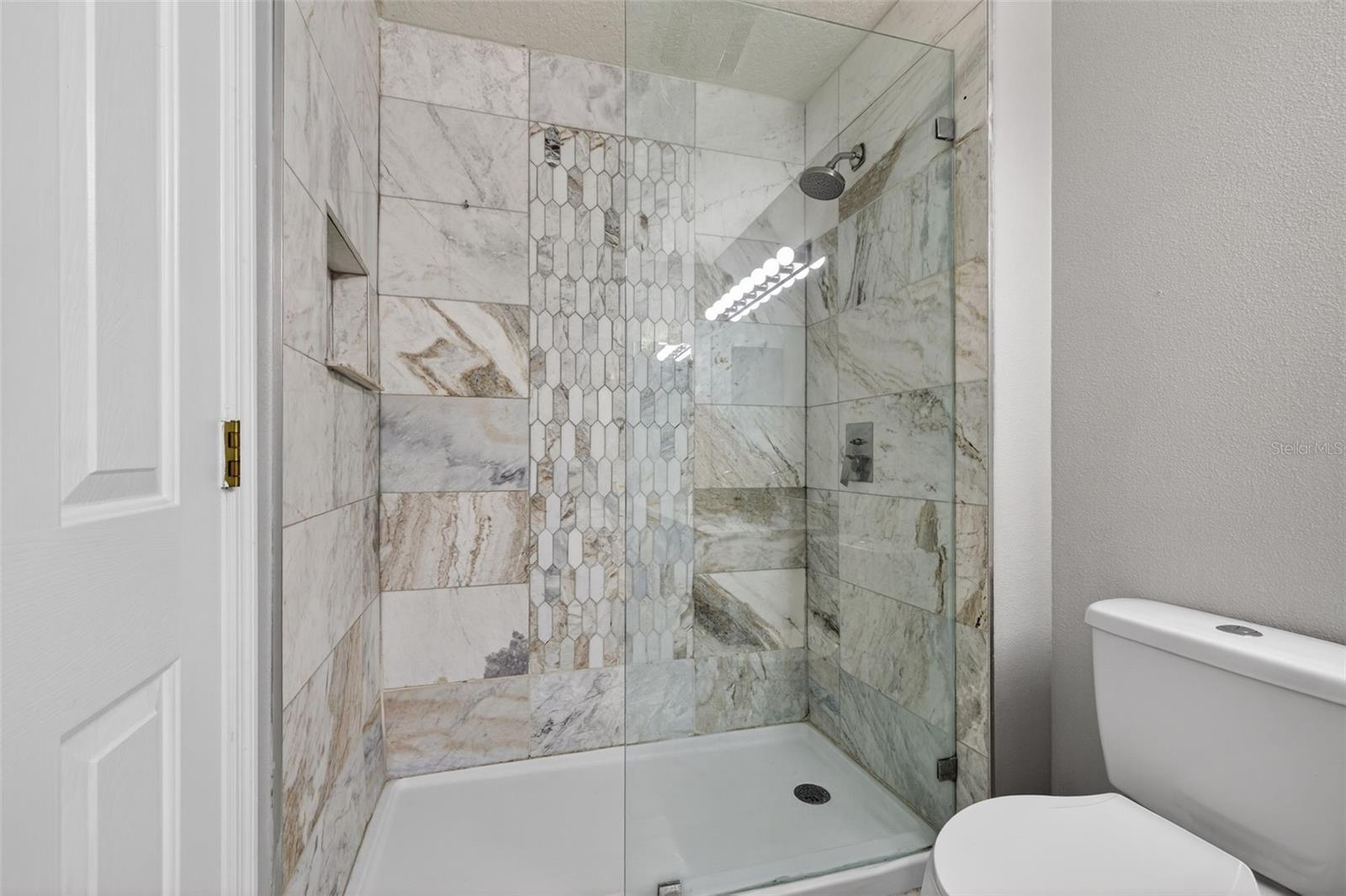 Image 16 of 27 For 12343 Country White Circle