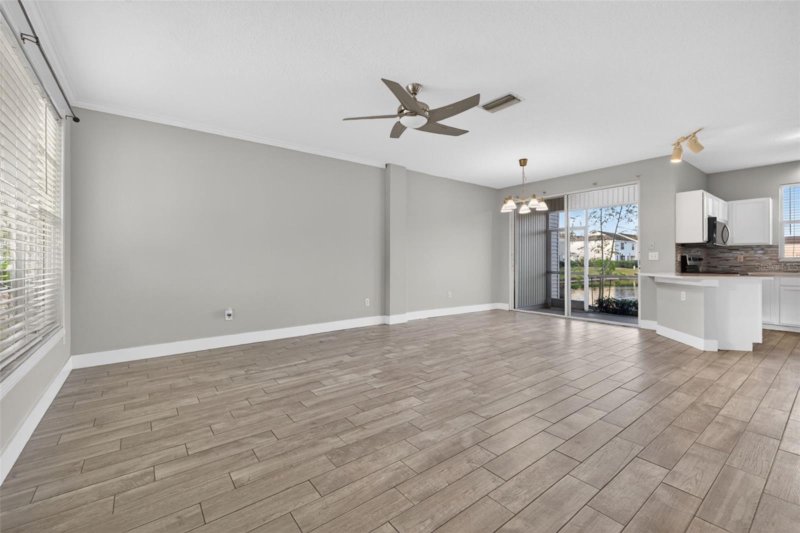 Image 2 of 27 For 12343 Country White Circle