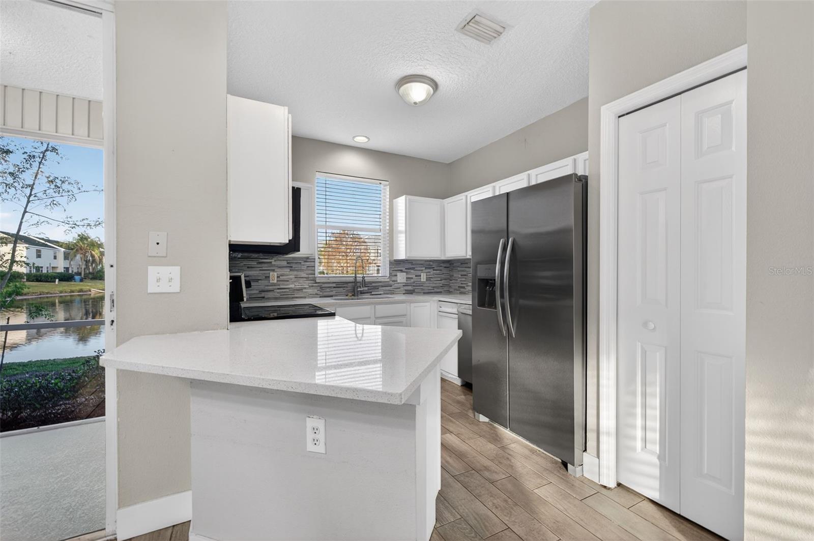 Image 8 of 27 For 12343 Country White Circle