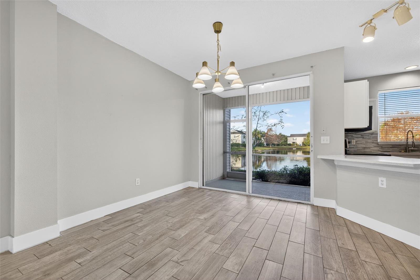 Image 9 of 27 For 12343 Country White Circle