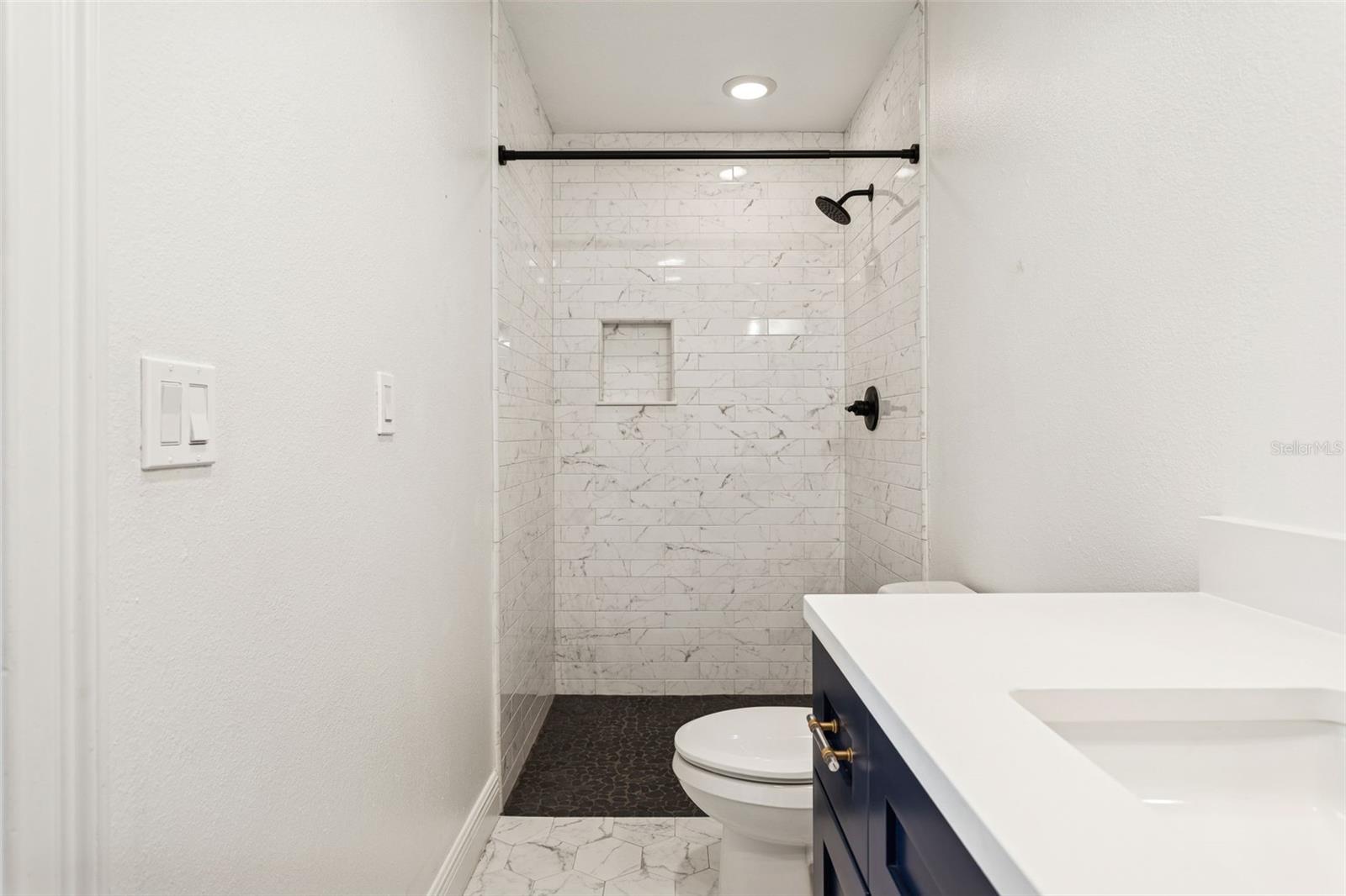 Image 31 of 100 For 11606 Lipsey Road