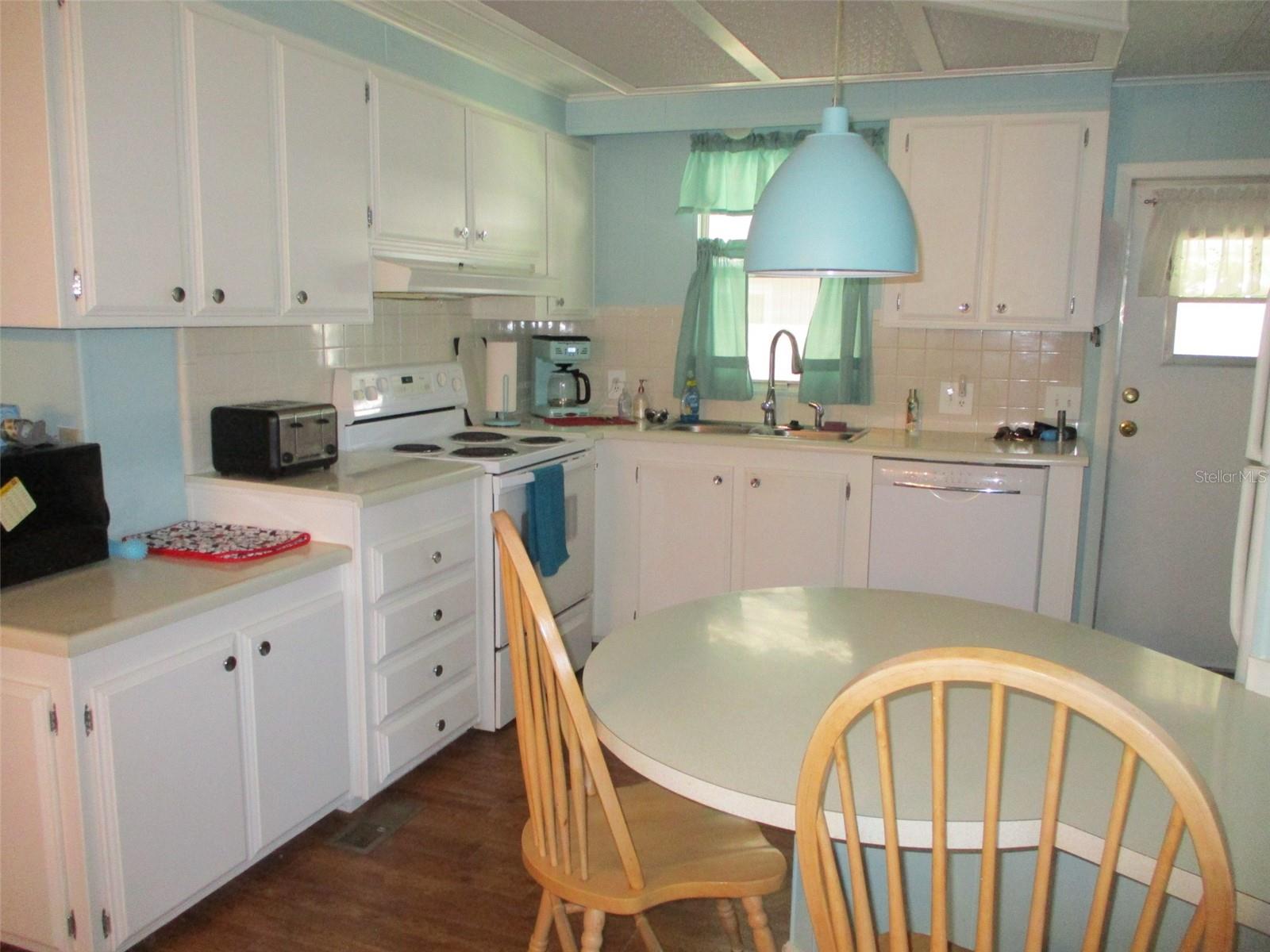 Image 11 of 25 For 38428 Beniger Drive