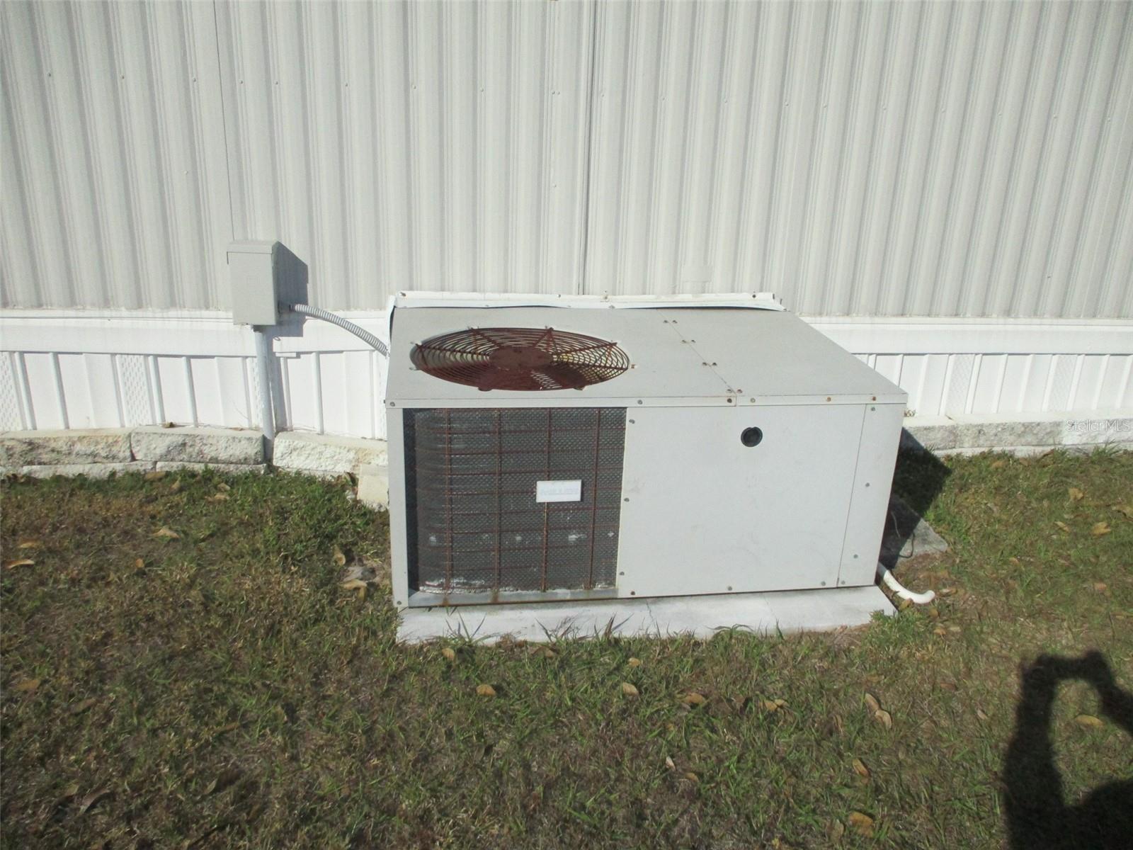 Image 8 of 25 For 38428 Beniger Drive