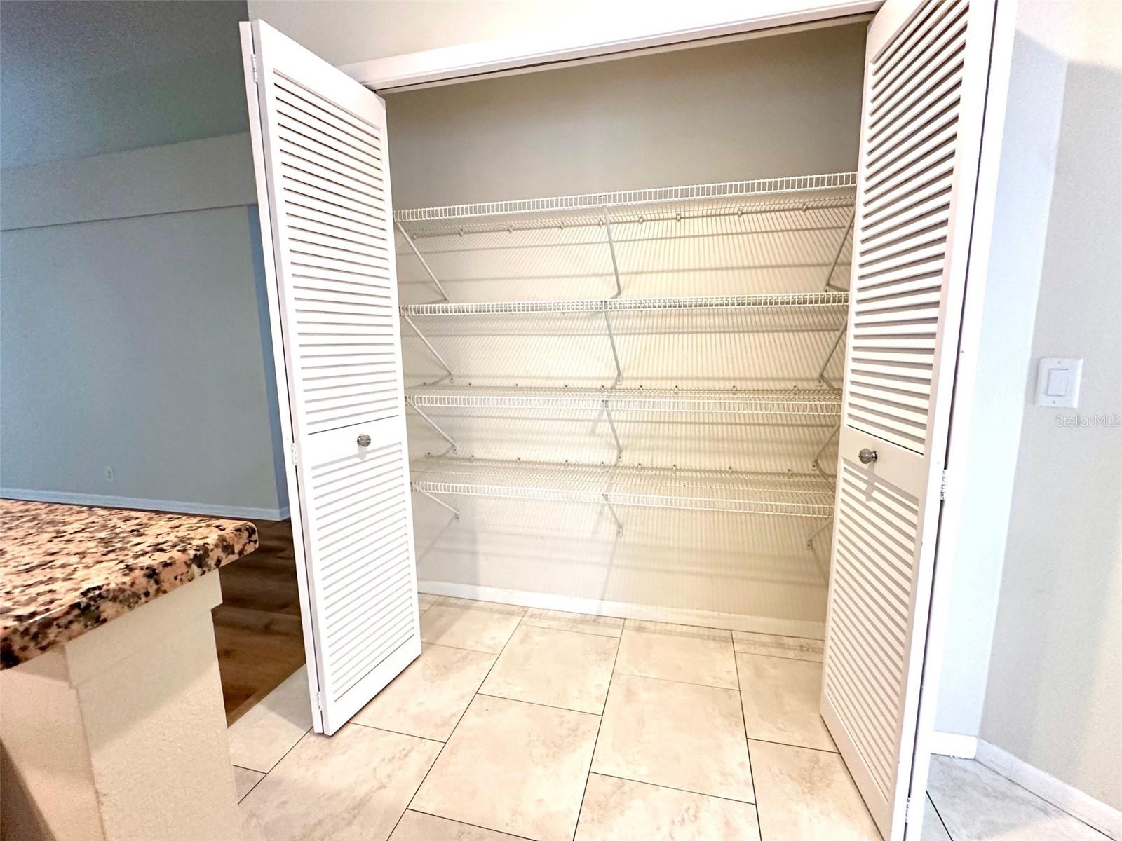 Image 10 of 38 For 1533 Cumberland Court W