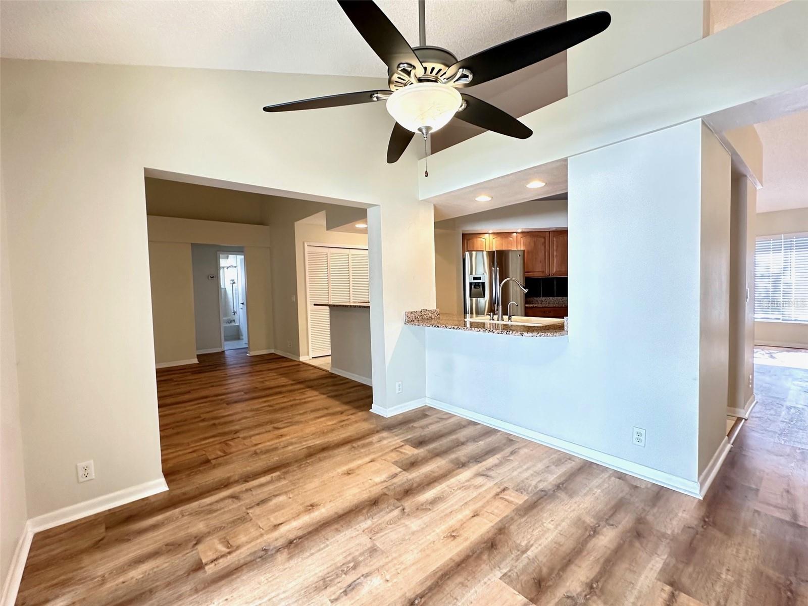 Image 17 of 38 For 1533 Cumberland Court W