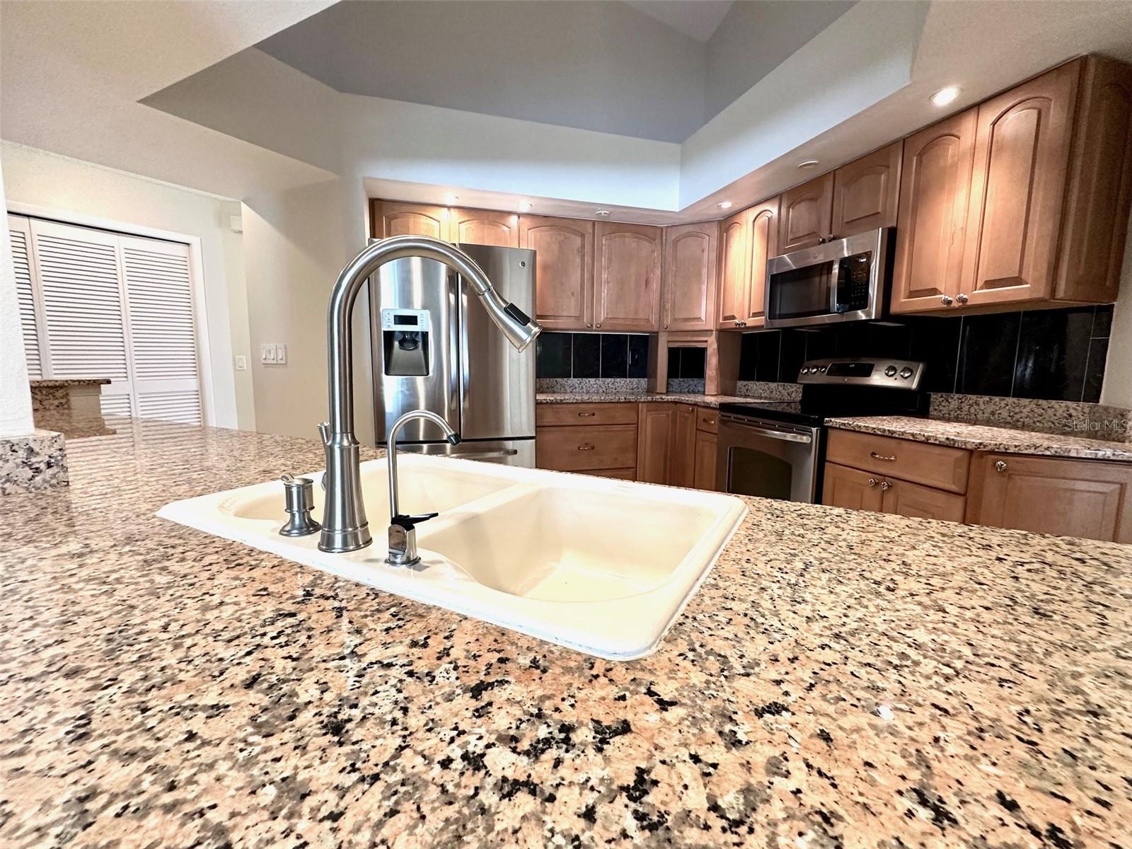 Image 4 of 38 For 1533 Cumberland Court W