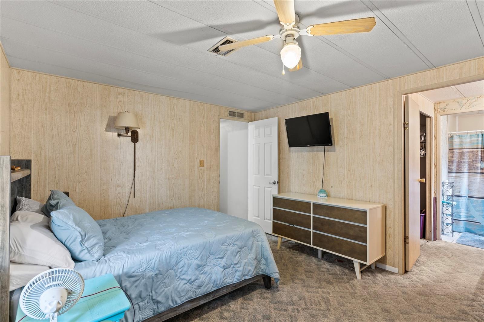 Image 17 of 26 For 13726 Litewood Drive