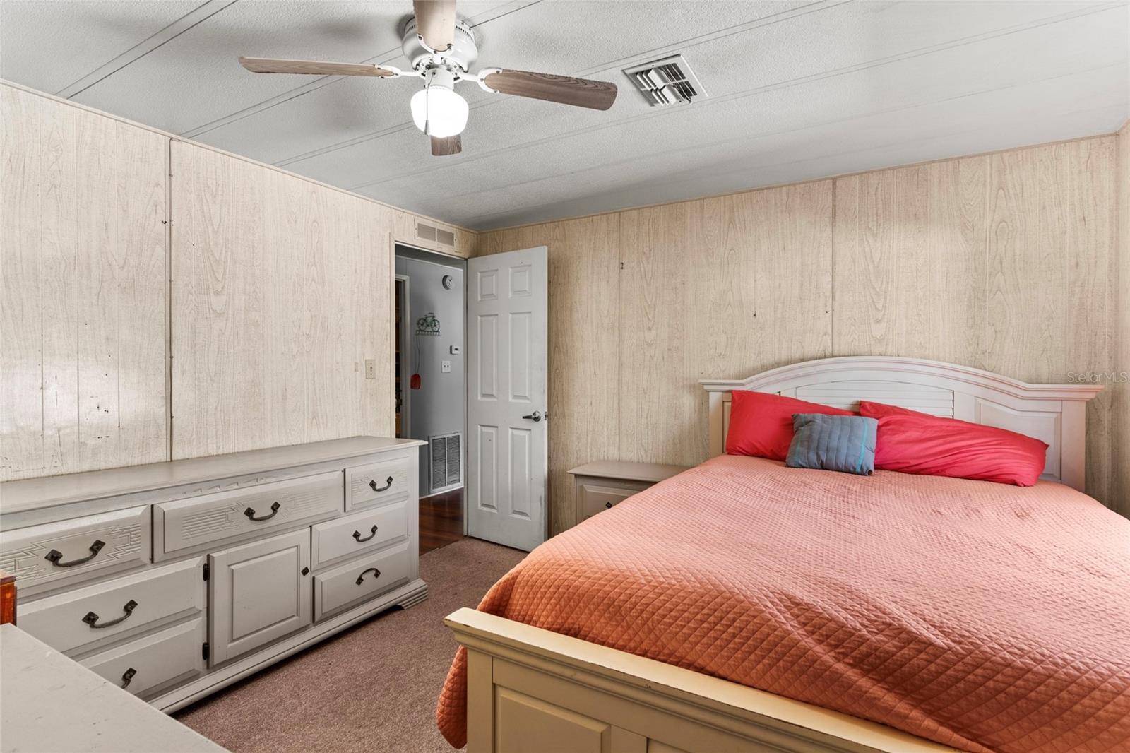 Image 21 of 26 For 13726 Litewood Drive