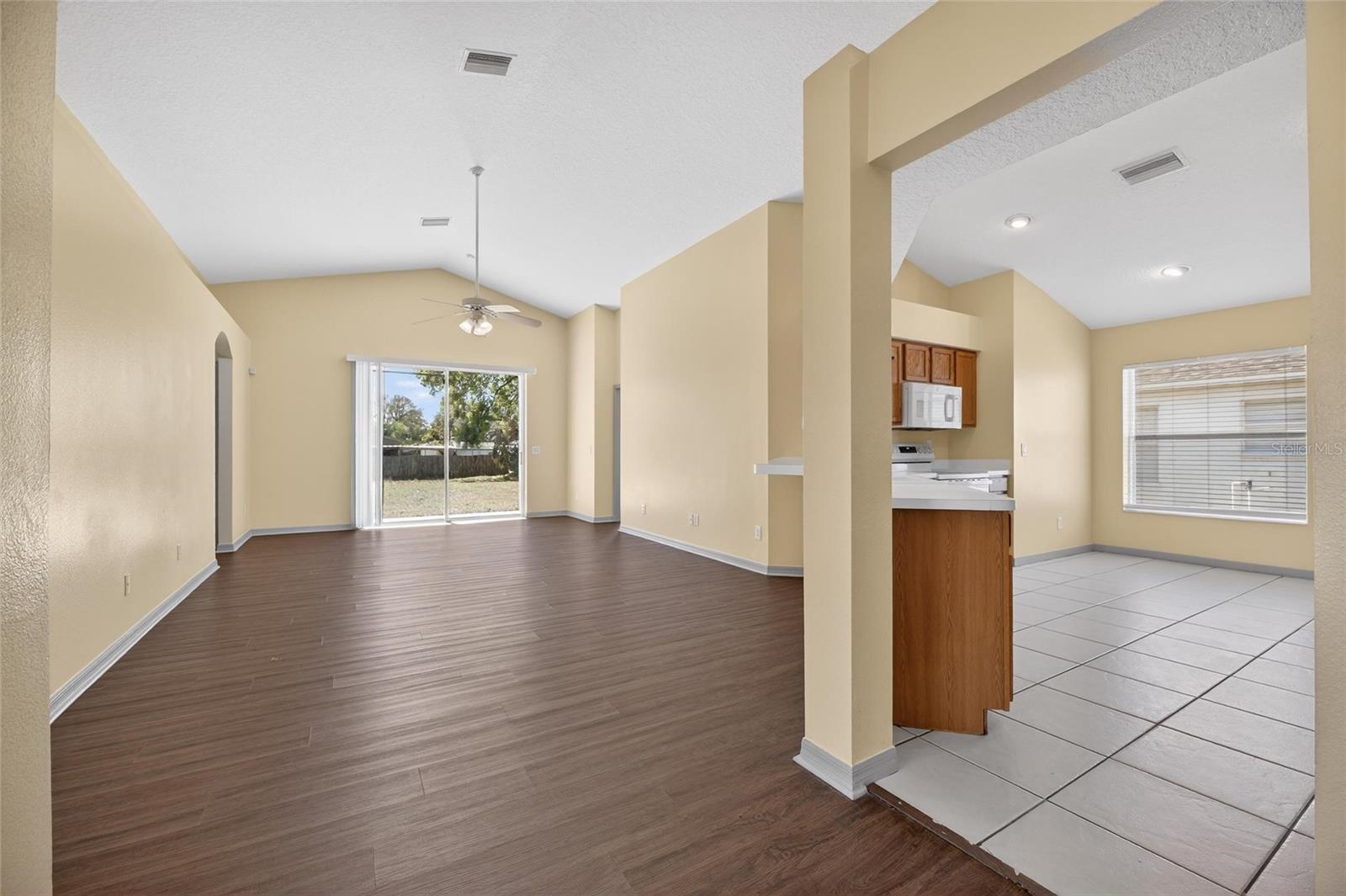 Image 16 of 93 For 813 Cristelle Jean Drive