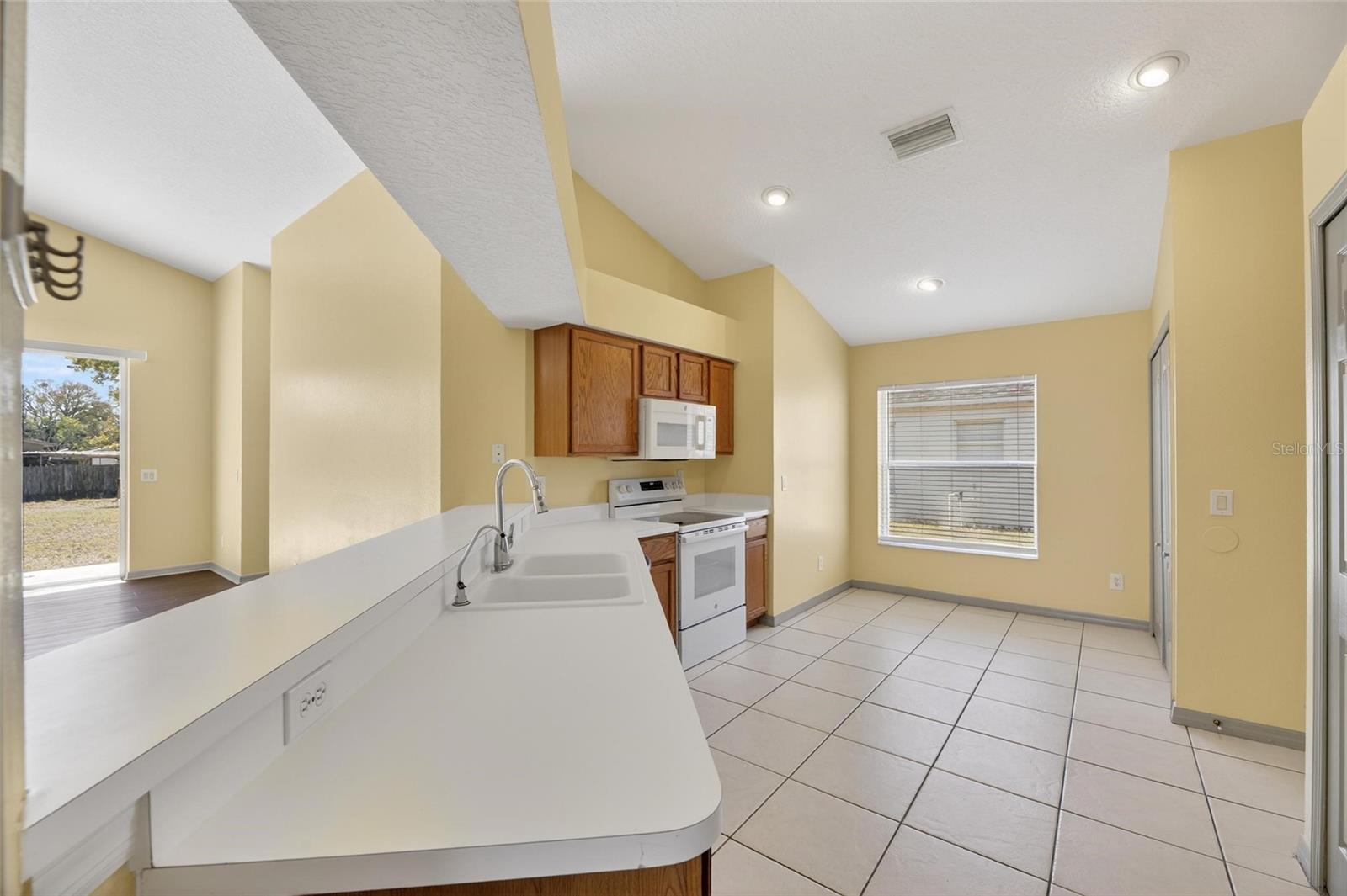 Image 18 of 93 For 813 Cristelle Jean Drive