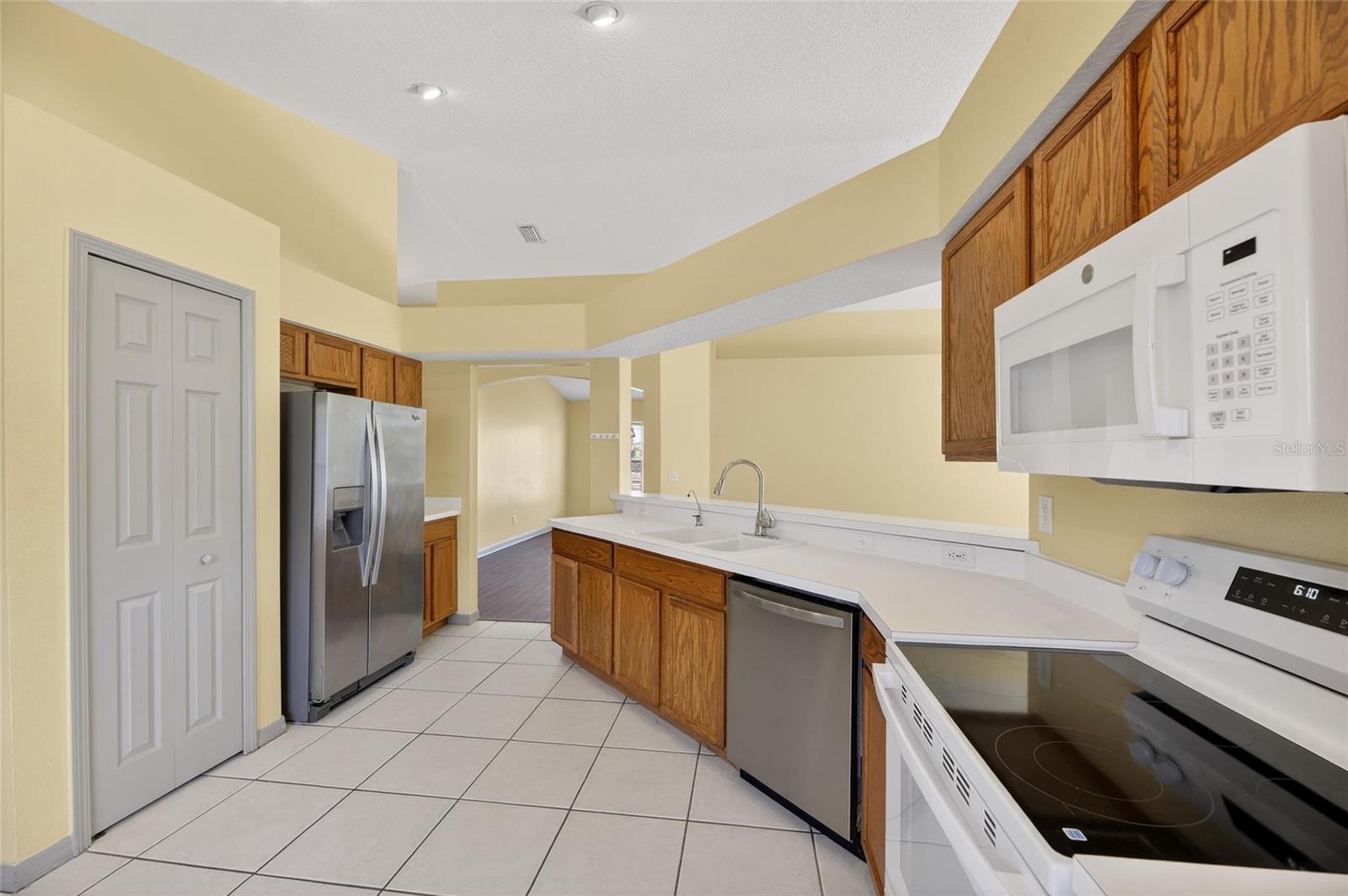 Image 20 of 93 For 813 Cristelle Jean Drive