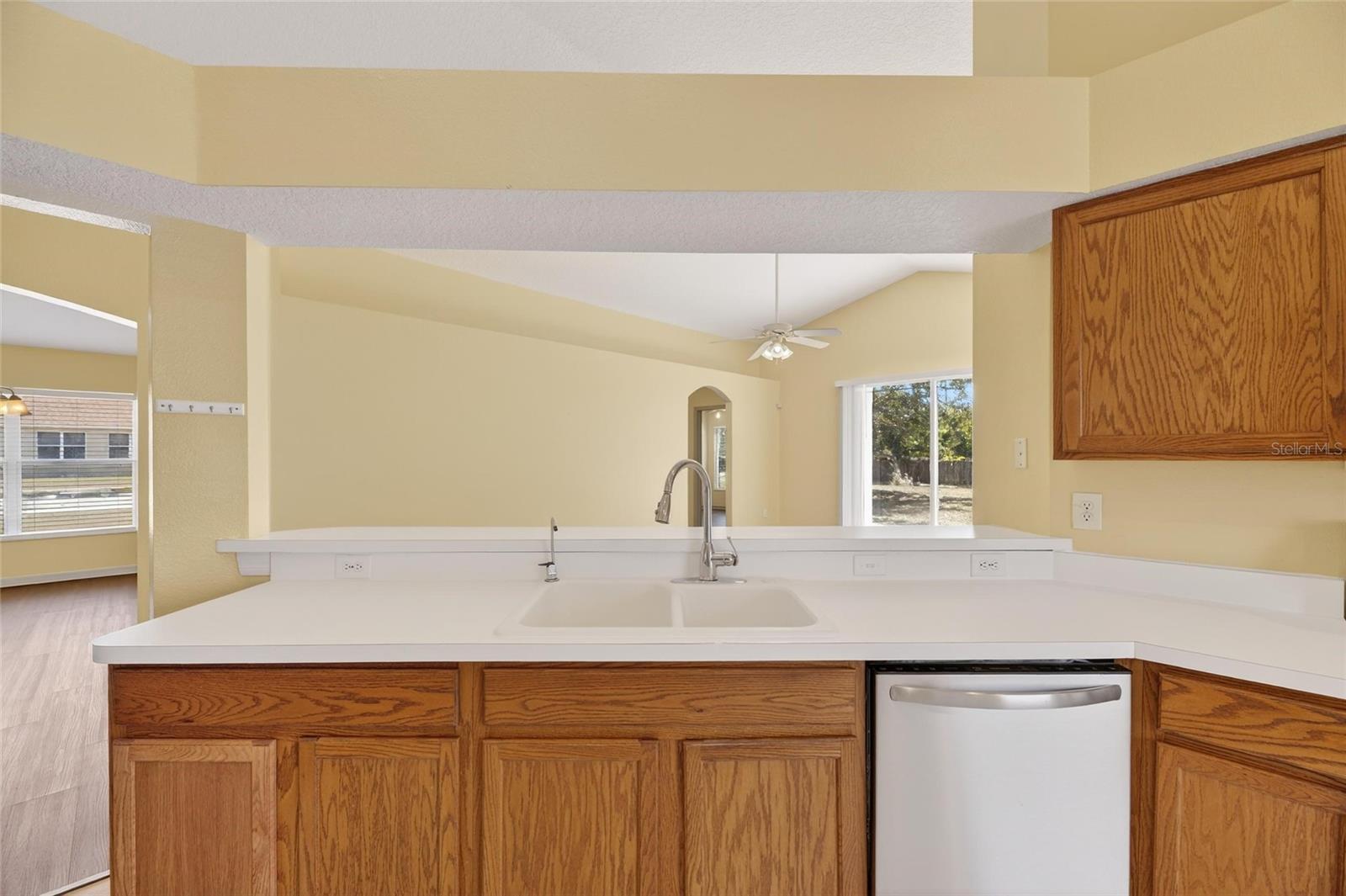 Image 21 of 93 For 813 Cristelle Jean Drive