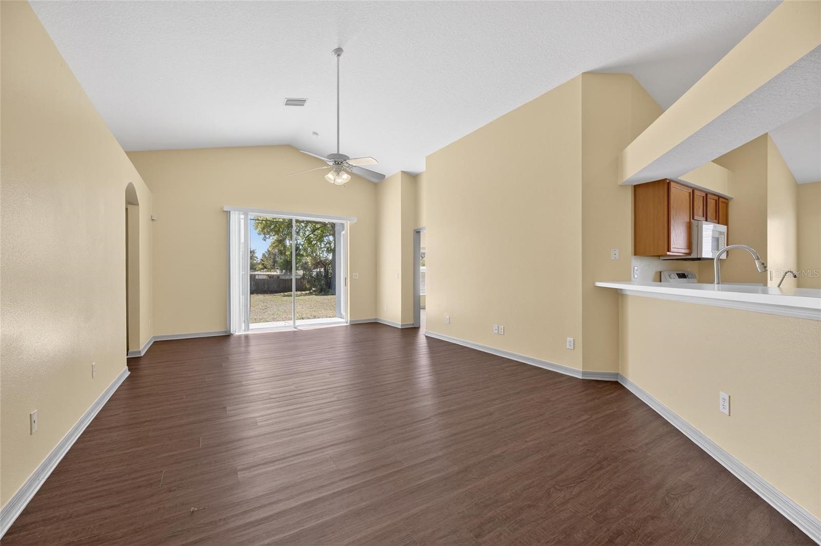 Image 24 of 93 For 813 Cristelle Jean Drive