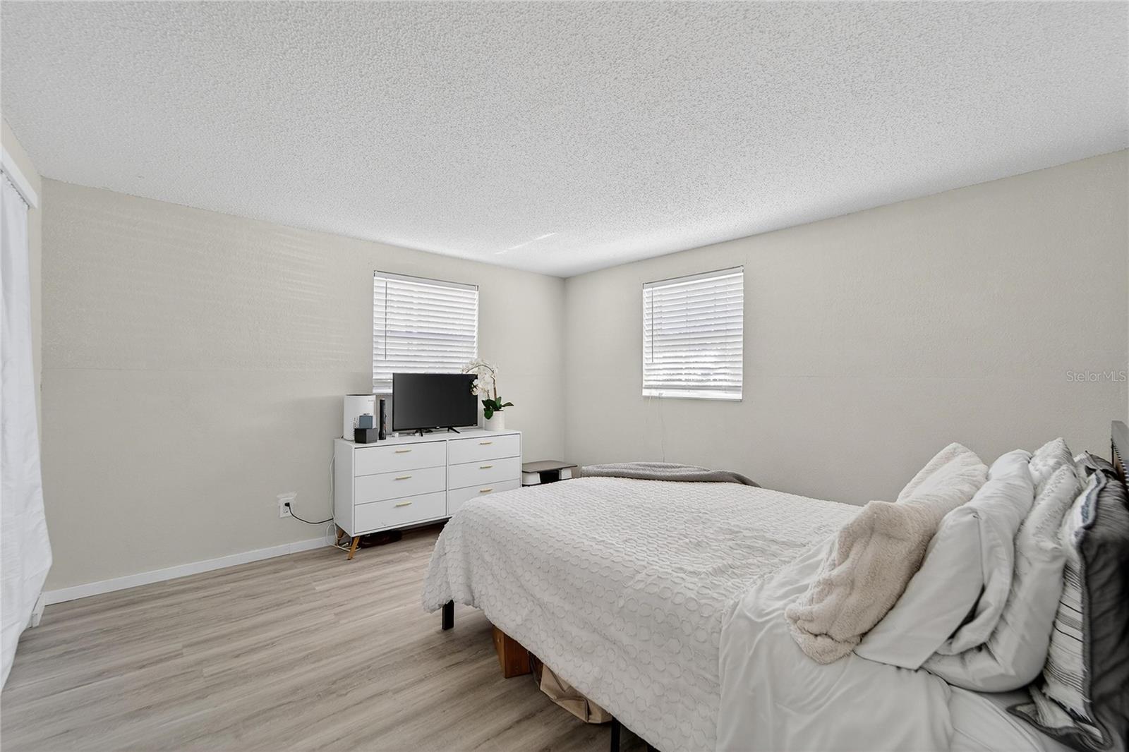 Image 12 of 54 For 8517 Horizon Lane