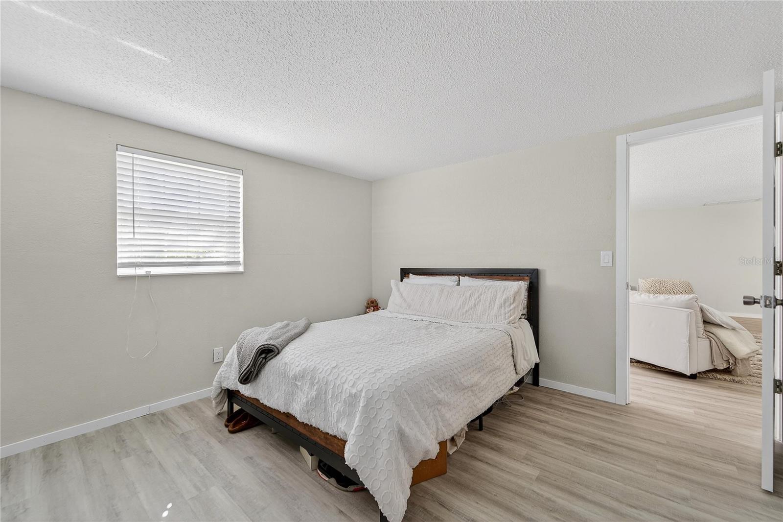 Image 13 of 54 For 8517 Horizon Lane