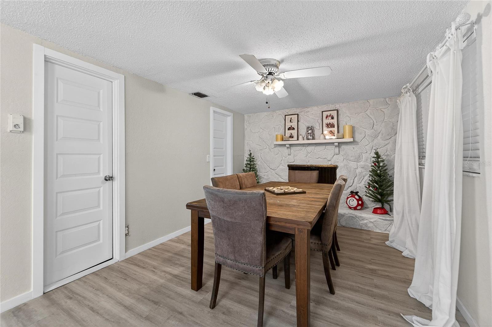 Image 16 of 54 For 8517 Horizon Lane