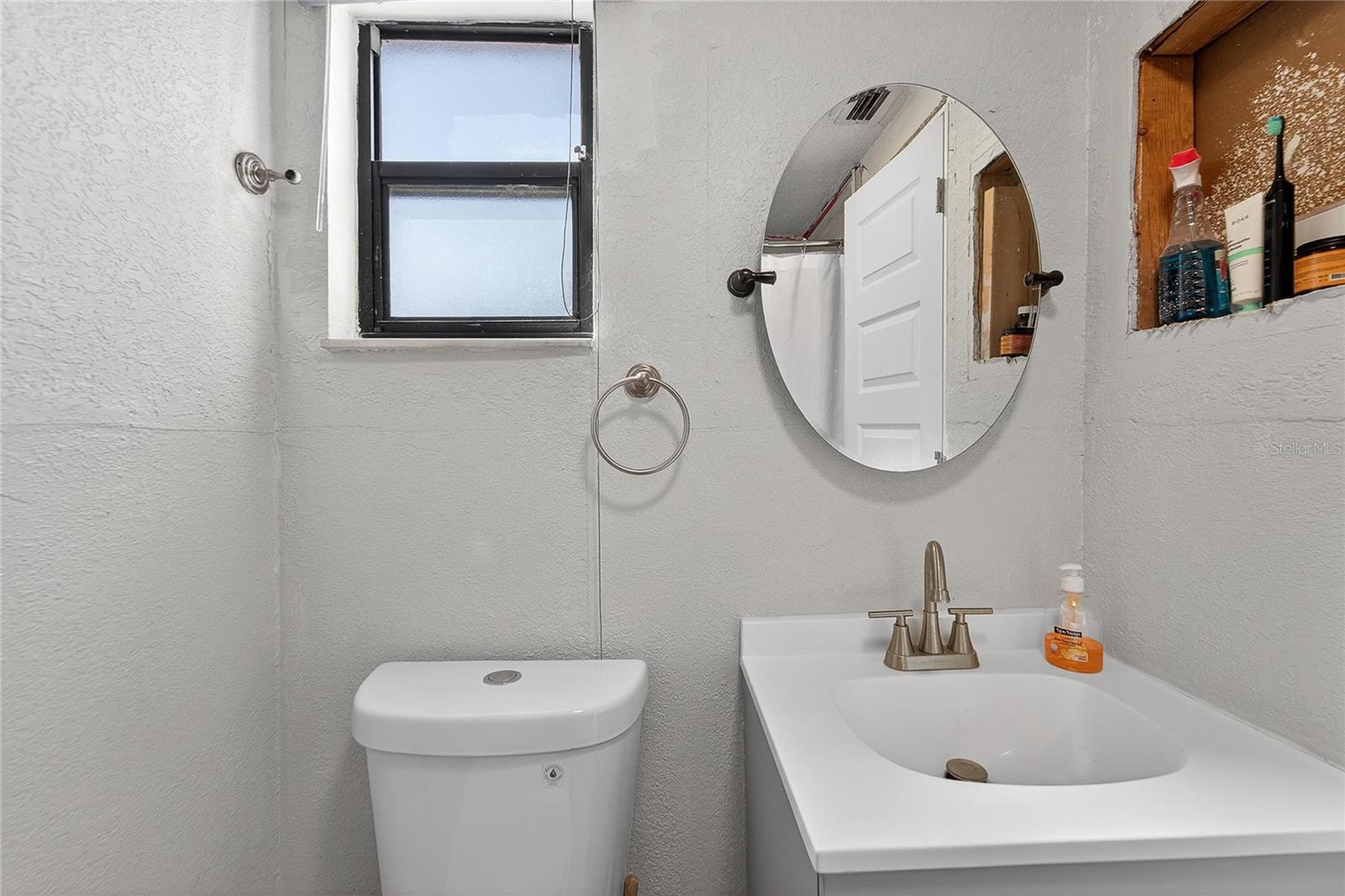 Image 19 of 54 For 8517 Horizon Lane