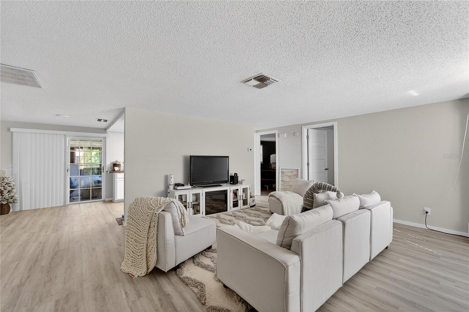 Image 2 of 54 For 8517 Horizon Lane