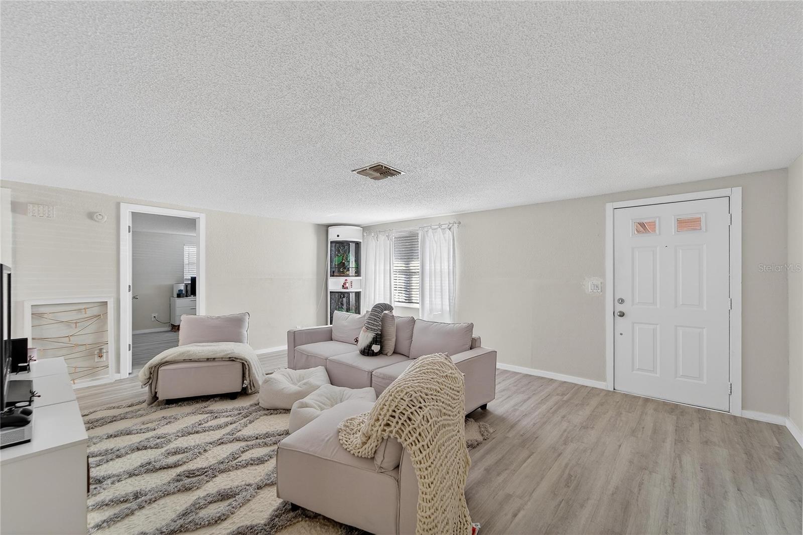 Image 3 of 54 For 8517 Horizon Lane