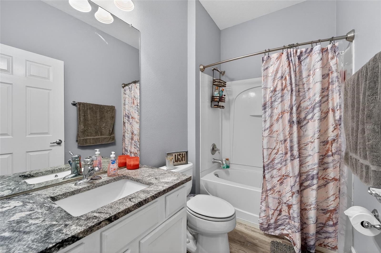 Image 26 of 81 For 13701 Crest Lake Drive