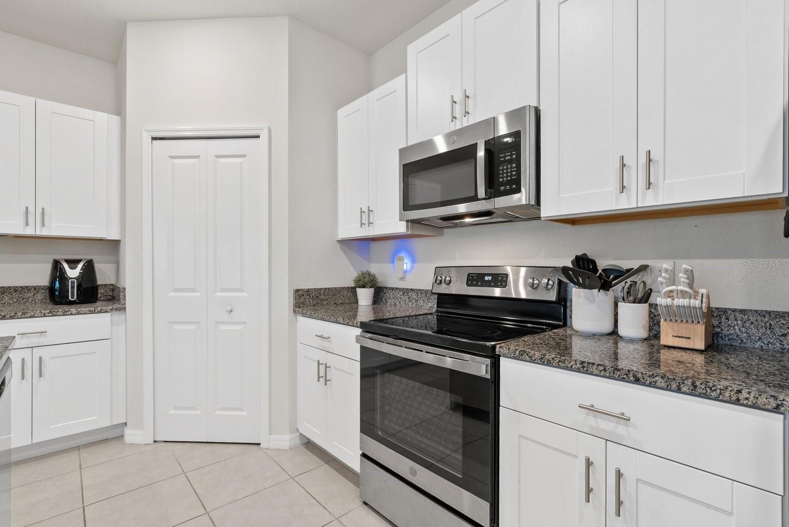 Image 17 of 43 For 809 Tennyson Mill Circle