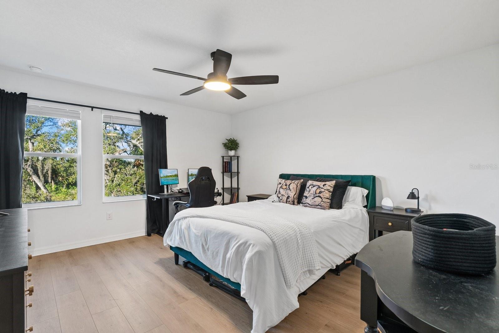 Image 22 of 43 For 809 Tennyson Mill Circle