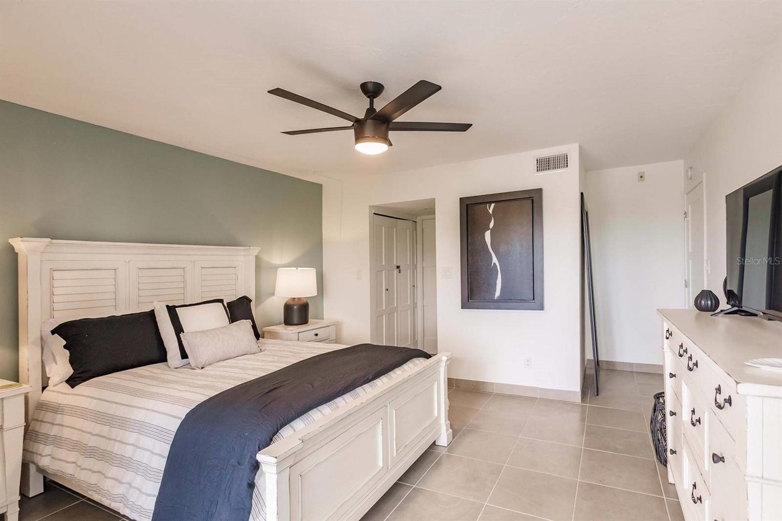 Image 11 of 22 For 1125 Peppertree Drive 407