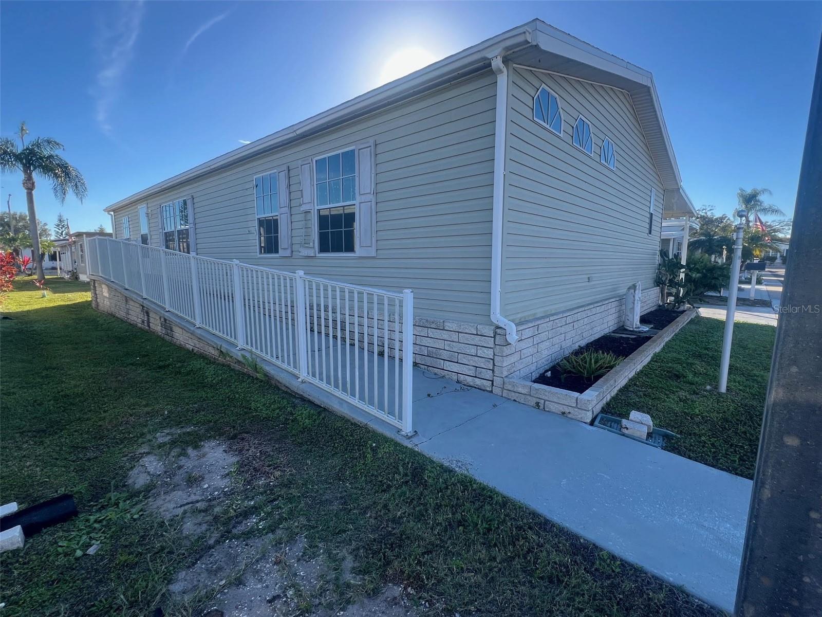 Image 3 of 27 For 11300 124th Avenue 136