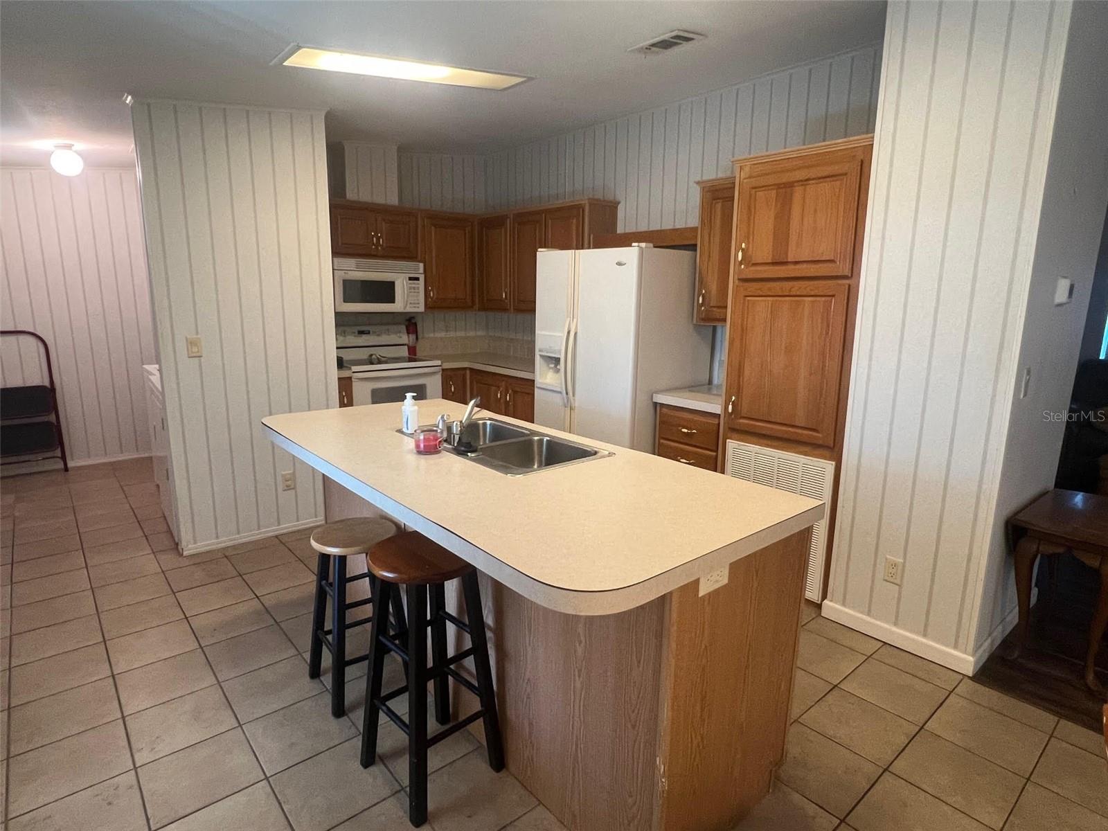 Image 5 of 27 For 11300 124th Avenue 136