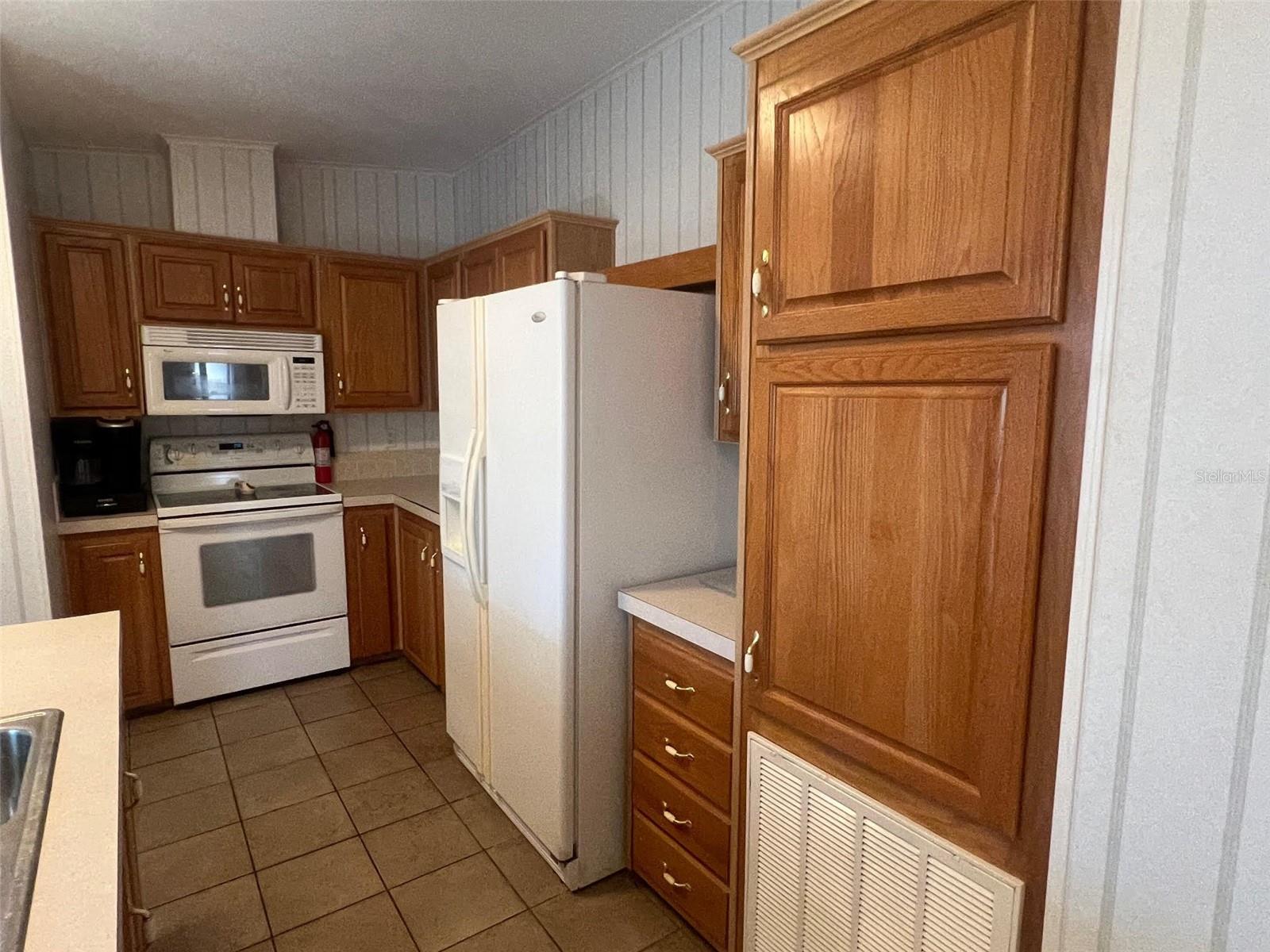 Image 6 of 27 For 11300 124th Avenue 136